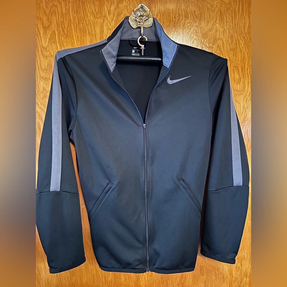 Nike Men's Black and Gray Windbreaker